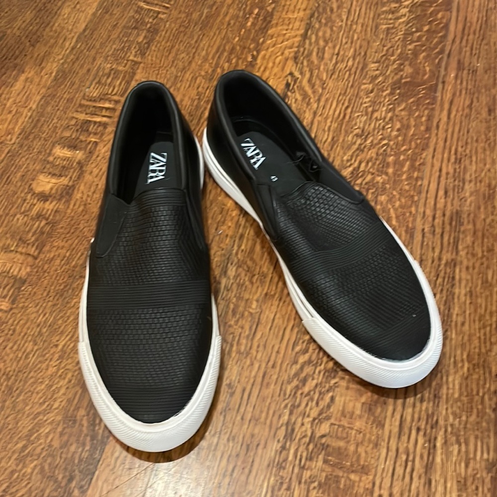 Zara Men’s Black Slip on Sneakers